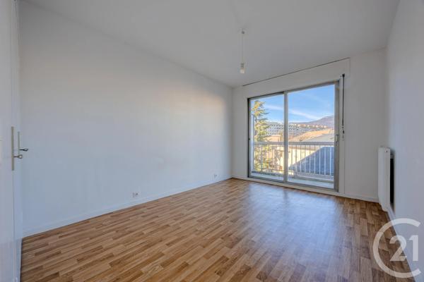 Appartement T4 à vendre  4 pièces - 95,13 m 2   CHAMBERY  - 73