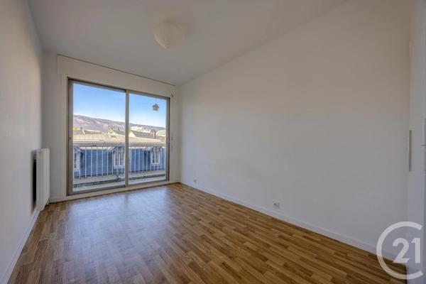 Appartement T4 à vendre  4 pièces - 95,13 m 2   CHAMBERY  - 73