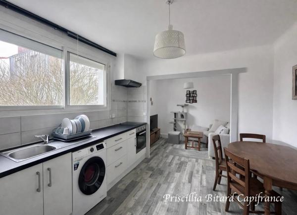 Aigrefeuille-d’Aunis, en hypercentre, petite maison d’environ 42 m² avec place de parking