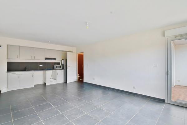 Appartement à vendre 3 pièces REIGNIER (74) avec terrasse, cave et double stationnement en sous-sol