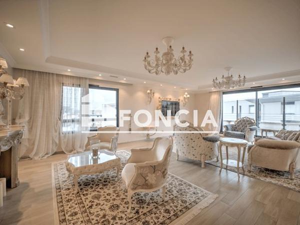 À vendre Appartement 6 pièces 203 m² - Saint-genis-pouilly 01630