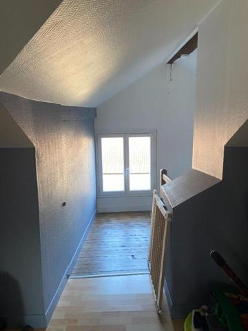Ensemble Immobilier Local commercial + appartement en duplex, avec courette