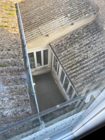 Ensemble Immobilier Local commercial + appartement en duplex, avec courette