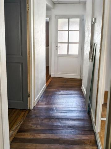 Ensemble Immobilier Local commercial + appartement en duplex, avec courette