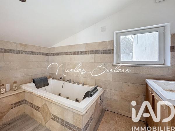 Maison à vendre 6 pièces 160 m² Lauris