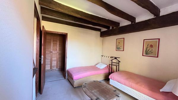 Propriete 8 pièce(s) 5 chambre(s) 180 m²