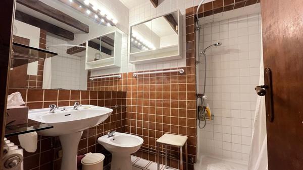 Propriete 8 pièce(s) 5 chambre(s) 180 m²