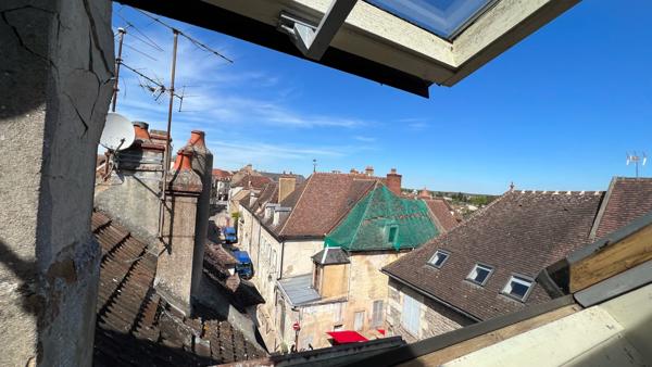 Avallon (89200) AVALLON CENTRE - Charmant 2 pièces d'environ 38m² au dernier étage