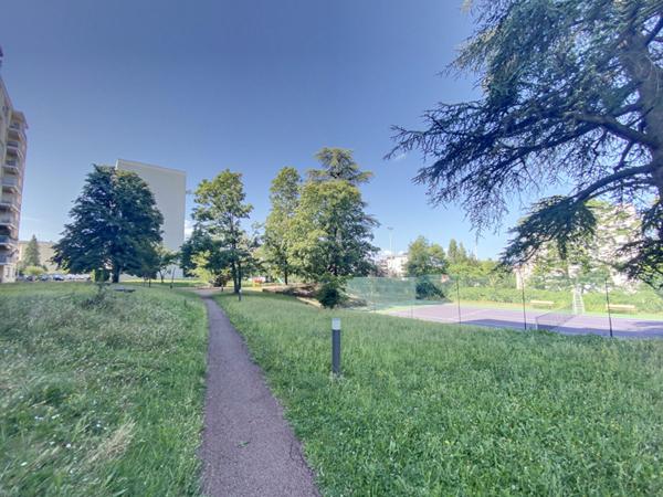 Appartement Lyon Croix-Rousse Ouest T1bis de 45m² en rez-de-chaussée