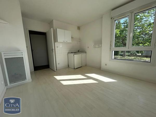 Appartement à louer 1 pièce 22.6m² Poitiers (86000)