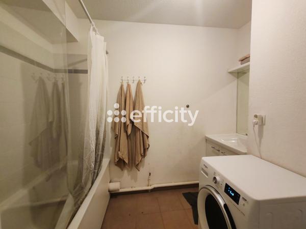 Appartement
         3 pièces
        - 61 m² 115 000 € *