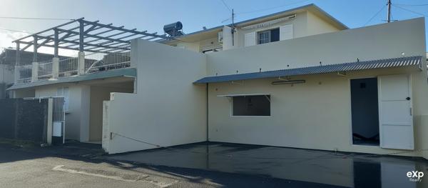 À VENDRE  - Ensemble immobilier rentable – Maison F4 + T2 + local commercial – 400 000 € – Sainte-Marie La Grande Montée