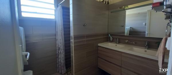 À VENDRE  - Ensemble immobilier rentable – Maison F4 + T2 + local commercial – 400 000 € – Sainte-Marie La Grande Montée