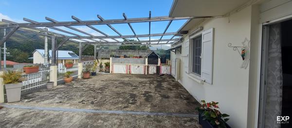 À VENDRE  - Ensemble immobilier rentable – Maison F4 + T2 + local commercial – 400 000 € – Sainte-Marie La Grande Montée