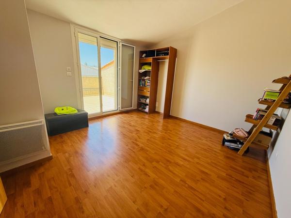 MAISON 3 FACES 6 PIECES AVEC GARAGE ET PISCINE