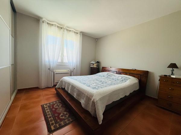 MAISON 3 FACES 6 PIECES AVEC GARAGE ET PISCINE