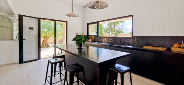 Uzès (30700) Superbe maison à vendre aux portes d'Uzès