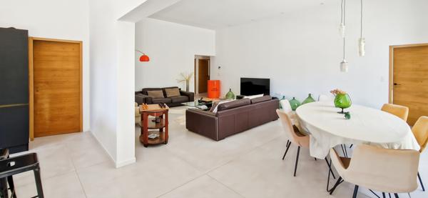 Uzès (30700) Superbe maison à vendre aux portes d'Uzès