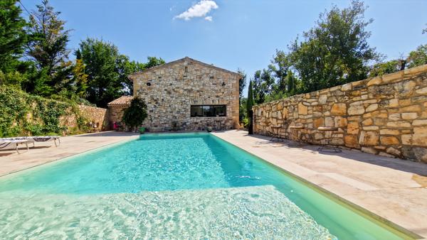 Uzès (30700) Superbe maison à vendre aux portes d'Uzès