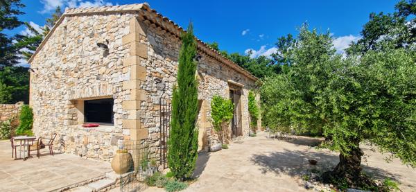 Uzès (30700) Superbe maison à vendre aux portes d'Uzès