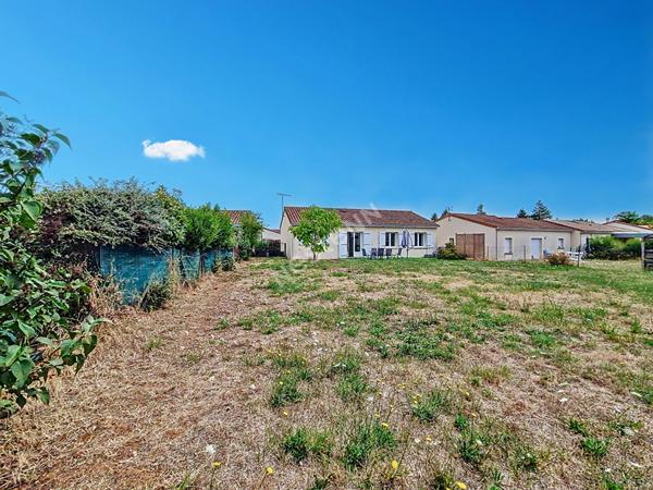 Maison Vouneuil Sous Biard 4 pièces 81.23m² À vendre: Maison plain pied à Pouzioux-la-Jarrie : un lieu où poser son coeur.