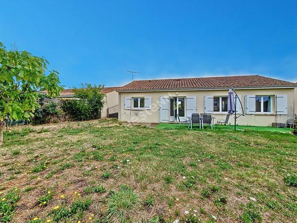 Maison Vouneuil Sous Biard 4 pièces 81.23m² À vendre: Maison plain pied à Pouzioux-la-Jarrie : un lieu où poser son coeur.