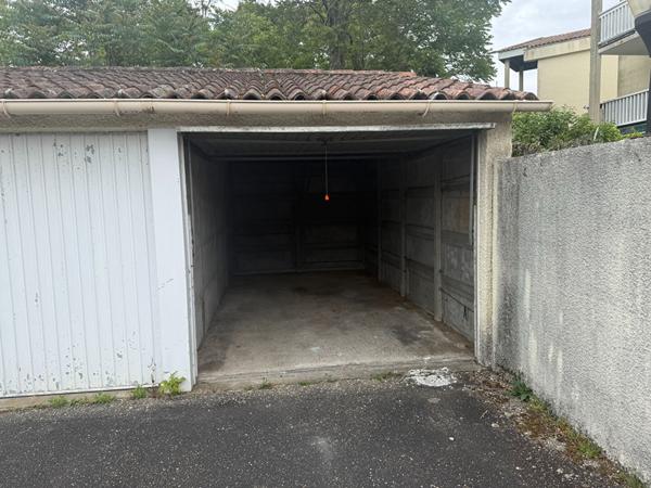 Parking / box Gradignan 14 m2