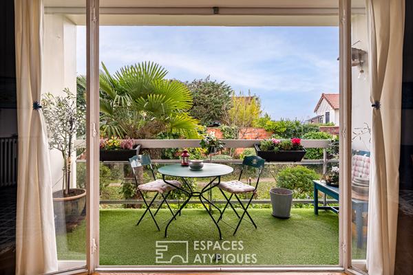 Lumineux premier étage avec balcon sur espace vert