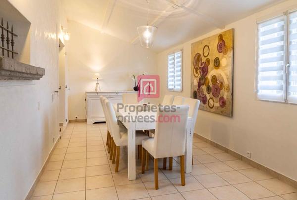 JONQUIÈRES - PROPRIÉTÉ D'EXCEPTION AVEC 3 HABITATIONS INDÉPENDANTES