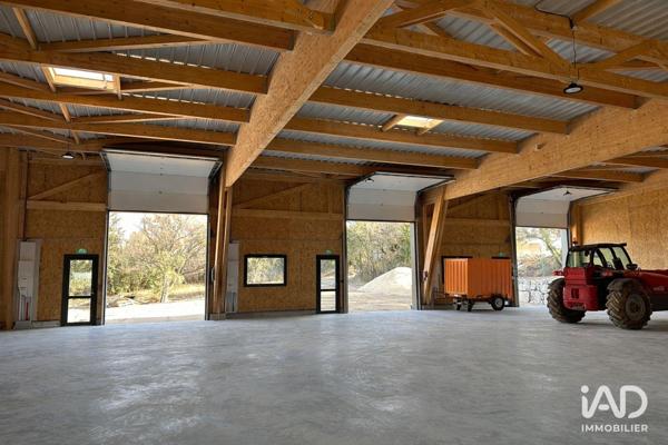 Local d’activité à vendre 553 m² Grignan