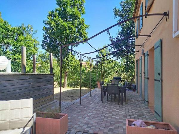 Maison Saint Maximin La Sainte Baume 7 pièce(s) 145 m2