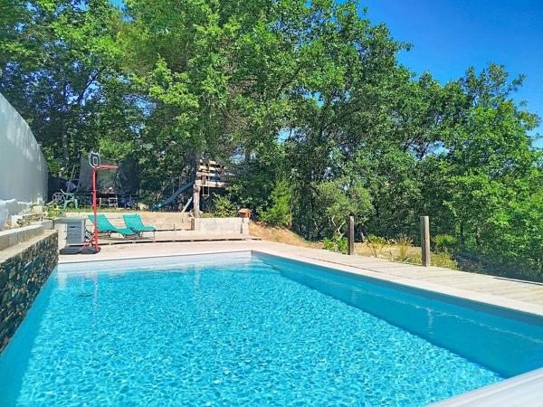 Maison Saint Maximin La Sainte Baume 7 pièce(s) 145 m2