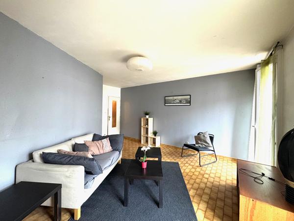 A LOUER - AIX EN PROVENCE - T3 MEUBLE AVEC DOUBLE TERRASSE - LOGGIA