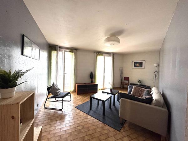 A LOUER - AIX EN PROVENCE - T3 MEUBLE AVEC DOUBLE TERRASSE - LOGGIA