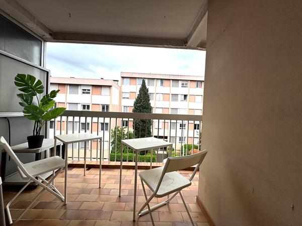 A LOUER - AIX EN PROVENCE - T3 MEUBLE AVEC DOUBLE TERRASSE - LOGGIA