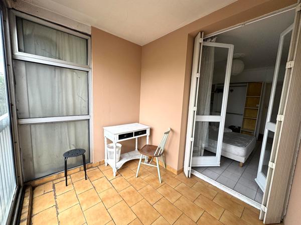 A LOUER - AIX EN PROVENCE - T3 MEUBLE AVEC DOUBLE TERRASSE - LOGGIA