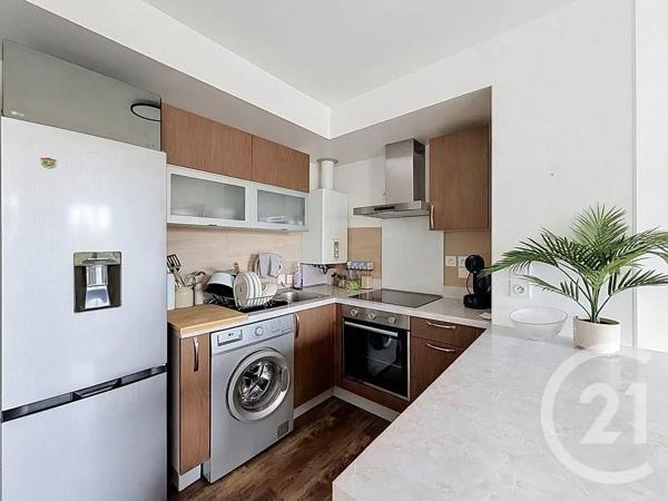 Appartement à vendre  2 pièces - 42 m 2   MONTFERMEIL  - 93