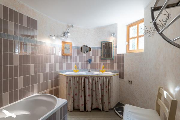 Maison à vendre 195 000 € Brizambourg 5 p 125 m² DPE F