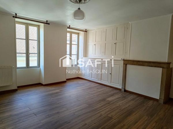 Buxy centre, maison de village refaite à neuf 176 m2 avec garage