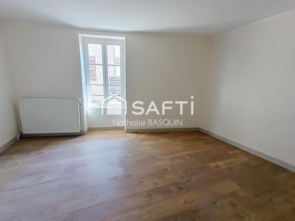 Buxy centre, maison de village refaite à neuf 176 m2 avec garage