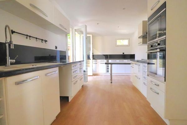 Maison individuelle 146 m² - Terrain 390 m² piscinable - 4 chambres - Jardin - Marseille 10ème