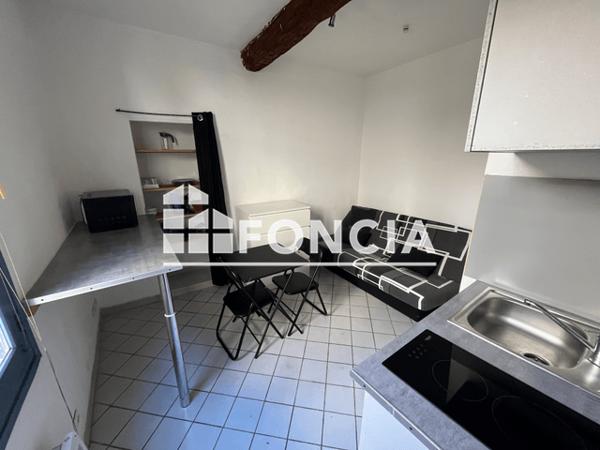 Location Studio 13.5 m² - 4 RUE DE LA BOUCARIE Nimes 30000