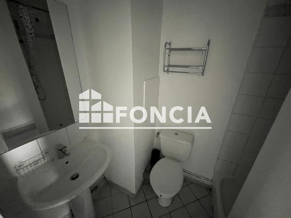 Location Studio 13.5 m² - 4 RUE DE LA BOUCARIE Nimes 30000