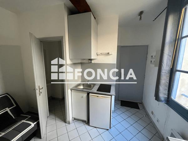 Location Studio 13.5 m² - 4 RUE DE LA BOUCARIE Nimes 30000