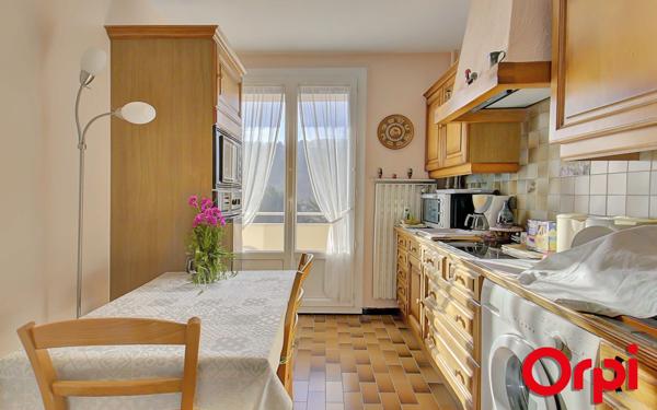 Appartement à vendre    2 pièces • 49 m2 Bourgoin-Jallieu