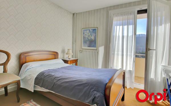 Appartement à vendre    2 pièces • 49 m2 Bourgoin-Jallieu