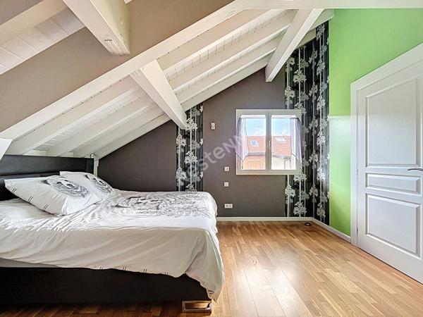 EPAGNY METZ-TESSY _ Charmante maison individuelle de 250,67 m² avec beau jardin et piscine, à vendre