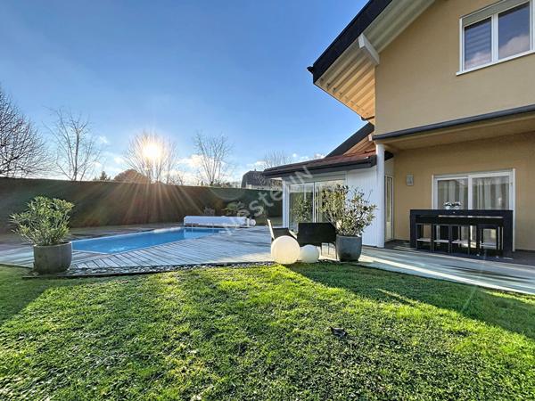 EPAGNY METZ-TESSY _ Charmante maison individuelle de 250,67 m² avec beau jardin et piscine, à vendre