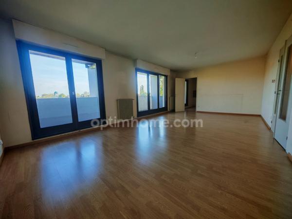 Appartement 3/4 P - traversant avec terrasse & garage – Rue du Rhône