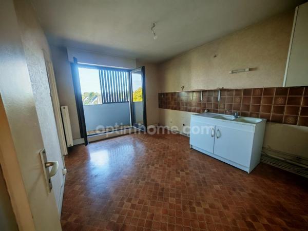 Appartement 3/4 P - traversant avec terrasse & garage – Rue du Rhône